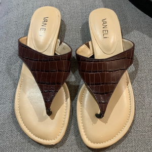 Vaneli Yoanna Sandals Women’s Size‎ 6 NEW Brown